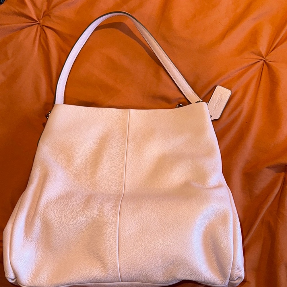 Elegant Light Pink Leather Pebbled Shoulder Bag